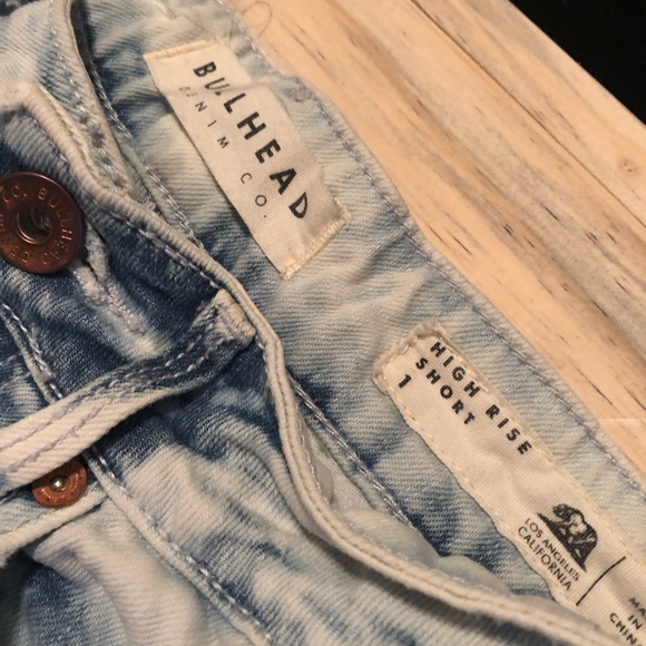 Bullhead High Rise Shorts (Distressed) - Picture 3 of 3